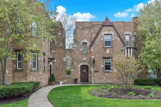 2004 Colfax St Unit A, Evanston, IL 60201