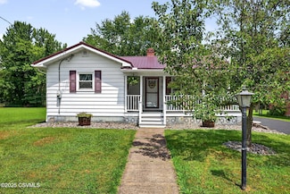 320 Crabapple Ln, Bloomsburg, PA 17815