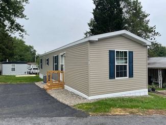 16 Gap View Mobile Home Park, Walnutport, PA 18088