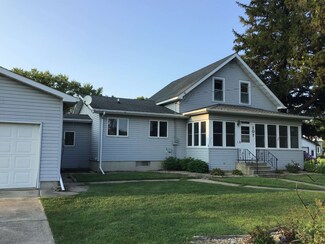 107 W Railroad St, Stacyville, IA 50476
