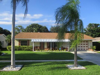 4595 Blue Pine Cir, Lake Worth, FL 33463