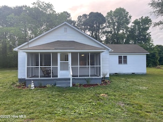 364 Weston Rd, Creswell, NC 27928
