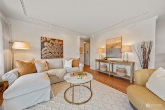 11755 Greenwood Ave N Unit 302, Seattle, WA 98133