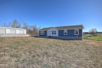 16618 Singing Wood Ln, Bristol, VA 24202