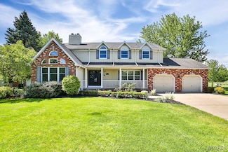 30 River Oaks Dr, Grand Island, NY 14072