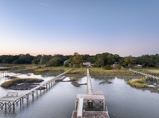 1115 W Oceanview Rd, Charleston, SC 29412