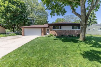 5921 Beuna Pkwy, Haslett, MI 48840