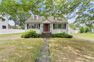 214 Country Rd, Fairfield, CT 06824