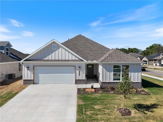 2308 N Presley St, Siloam Springs, AR 72761