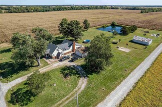 1304 Boone Street Rd, Sandoval, IL 62882