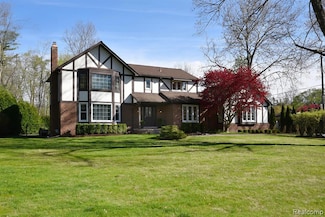 21520 Corsaut Ln, Beverly Hills, MI 48025