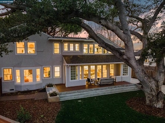 524 Oak Grove Ave, Burlingame, CA 94010