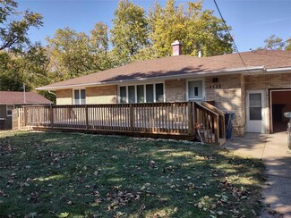 2736 E Euclid Ave, Des Moines, IA 50317