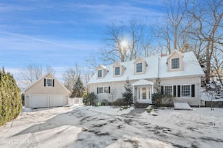 95 Valleywood Rd, Cos Cob, CT 06807