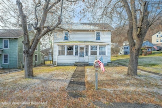 16 Maple St, Cementon, NY 12414