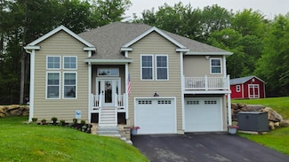 11 Carriage Hill Rd, Wilton, NH 03086