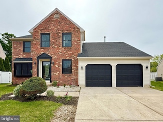 27 Chapel Cir, Sicklerville, NJ 08081