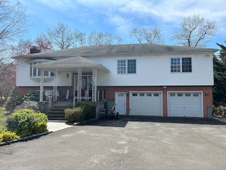 20 Charlene Dr, Naugatuck, CT 06770
