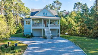 325 Mcclellan Ave, McClellanville, SC 29458