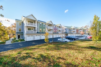 401 Albany Turnpike Unit 201, Canton, CT 06019