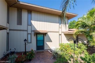 4280 Island Cir Unit B, Fort Myers, FL 33919