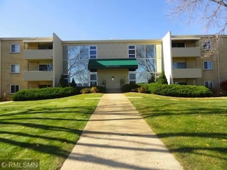7000 Sandell Ave Unit 4, Edina, MN 55435