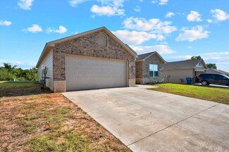 742 W Lola Dr, Mustang, OK 73064