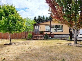 610 SE Riverside Dr, Myrtle Creek, OR 97457