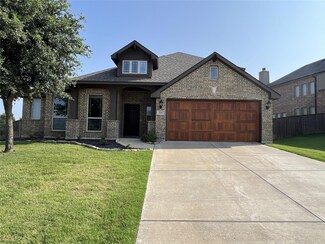 1001 Palo Oaks Dr, Burleson, TX 76028