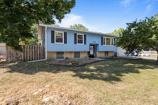 1801 Crescent Dr, Champaign, IL 61821