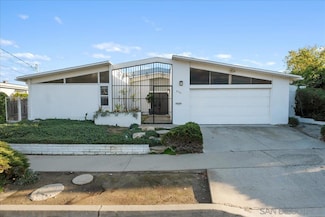 2561 Loring St, San Diego, CA 92109