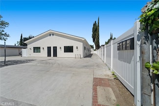 6827 Ranchito Ave, Van Nuys, CA 91405