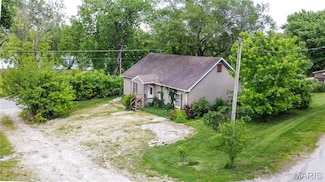 922 N Park St, Hardin, IL 62047