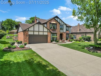 1732 Rapids Way, Rochester Hills, MI 48309
