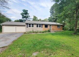 130 Tripp Rd, Woodstock, CT 06281