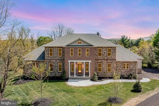115 Ellesmere Ln, Mechanicsburg, PA 17055