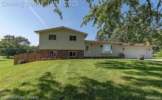 9390 Gale Rd, Goodrich, MI 48438