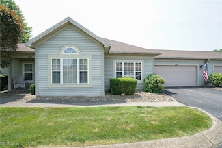 5645 Clingan Rd Unit 22D, Struthers, OH 44471