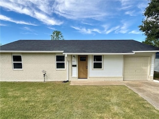 660 Grovewood Dr, Gretna, LA 70056