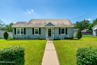 2 Birch Rd, Latham, NY 12110