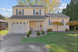 48 Aspen Cir, Albany, NY 12208