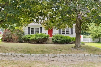 41 Willow St, Wellesley Hills, MA 02481