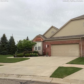 636 Zion Ct, Howell, MI 48843