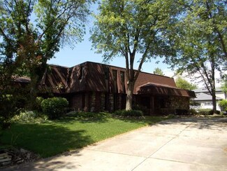 26 Horseshoe Ln, Lemont, IL 60439