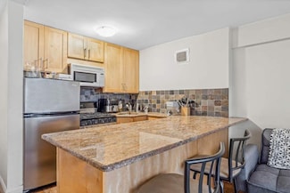 141 E 55th St Unit 3E, New York, NY 10022