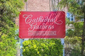 30 Cathedral Ave Unit 2A, Hempstead, NY 11550