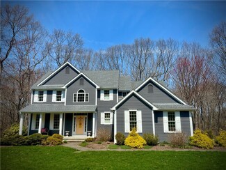 156 Douglas Dr, Saunderstown, RI 02874