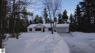 10244 Supply Rd, Traverse City, MI 49696