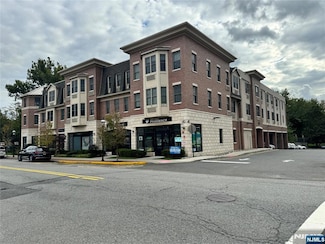 40 Park Ave Unit 208, Park Ridge, NJ 07656