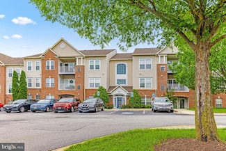 2502 Amber Orchard Ct W Unit 302, Odenton, MD 21113